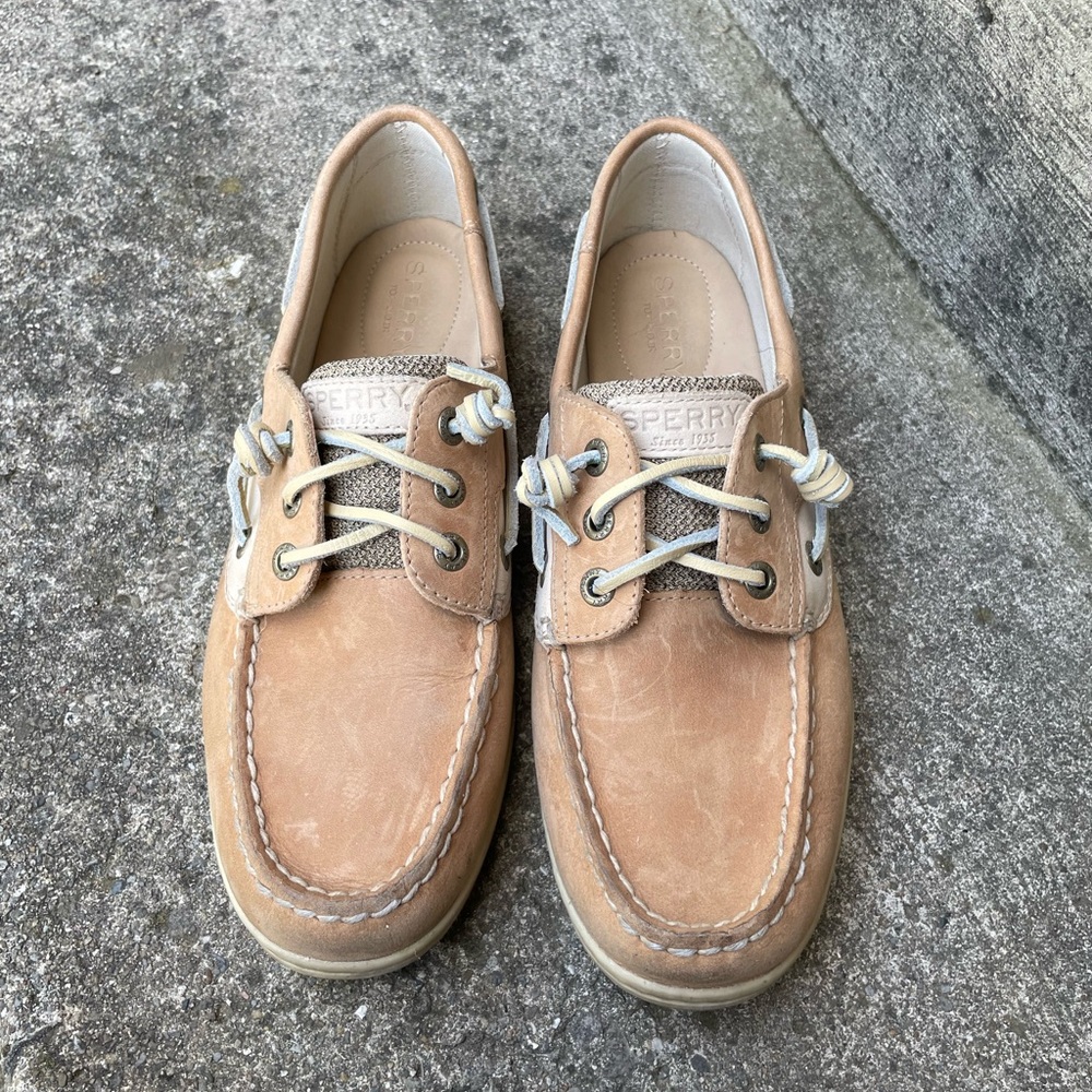 Like new Sperry’s Ladies size 8